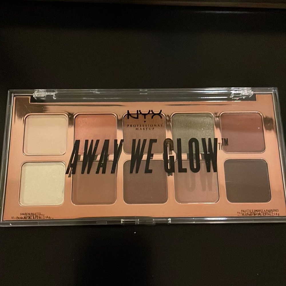NYX eye shadow palette